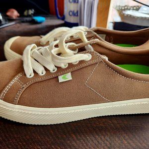 Cariuma OCA Low Canvas (Sand Colored) Mens 10.5 Womens 12